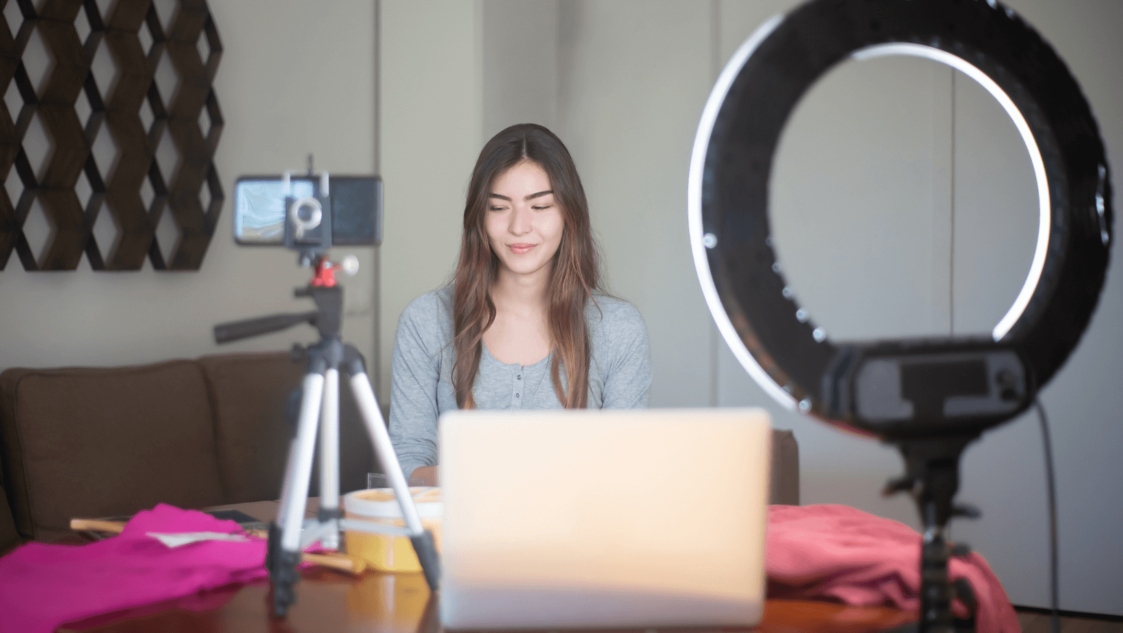 The best live streaming tools for creators in 2024 - AIR Media-Tech