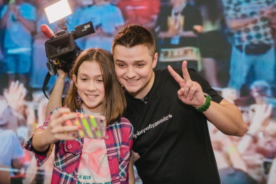 AIR та Женя Білозеров здійснили мрію майбутніх медіазірок